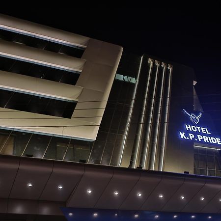 Hotel K P Pride Jālgaon Zewnętrze zdjęcie
