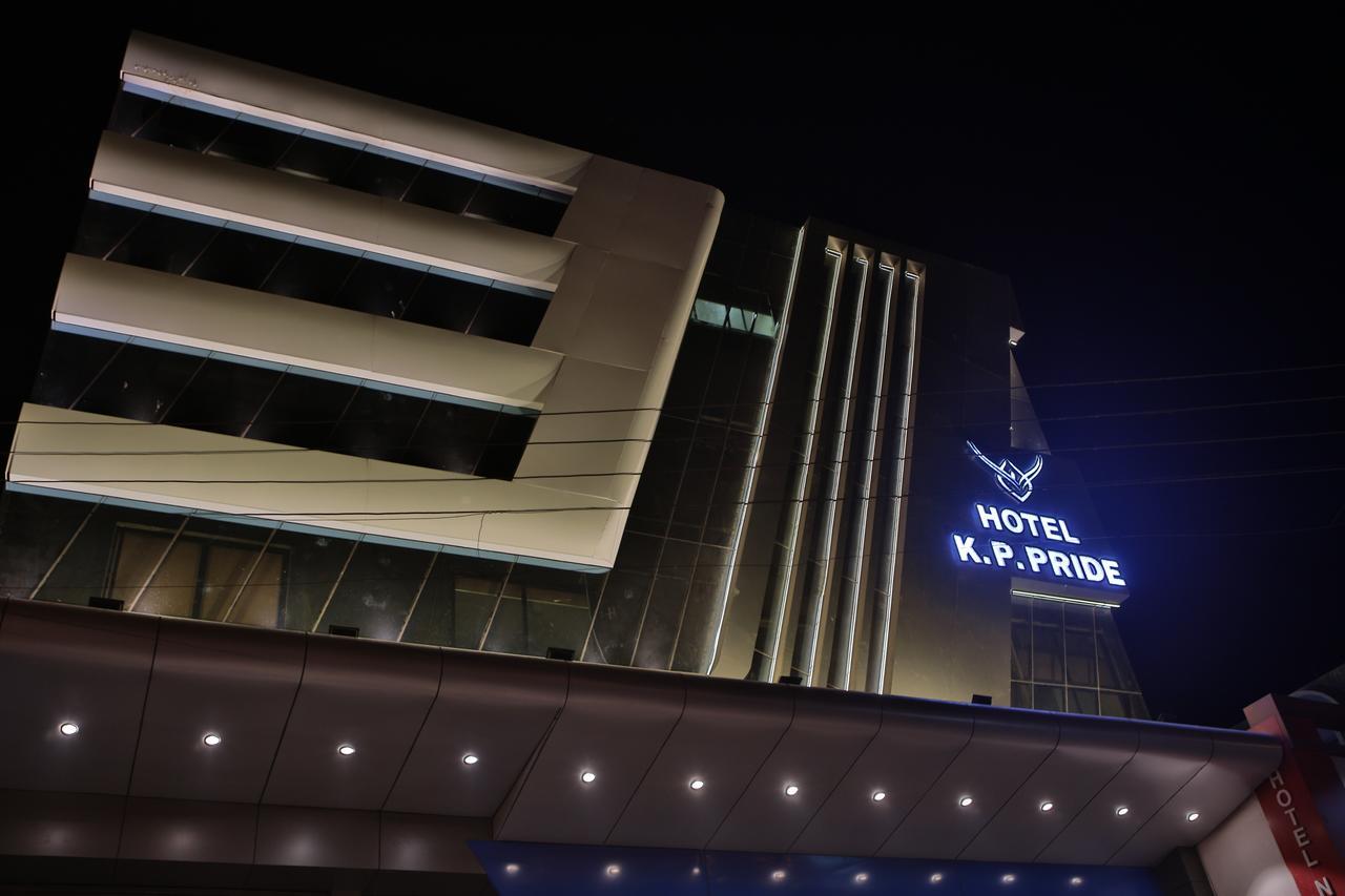 Hotel K P Pride Jālgaon Zewnętrze zdjęcie