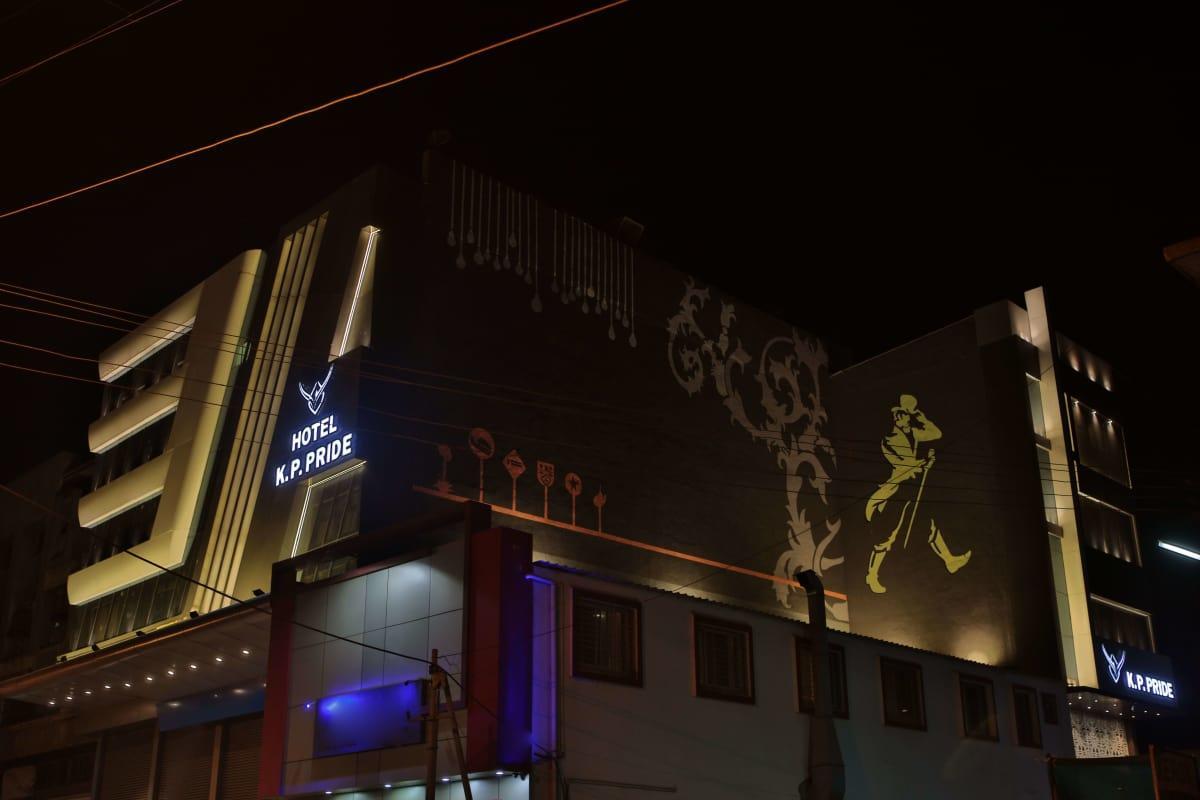 Hotel K P Pride Jālgaon Zewnętrze zdjęcie