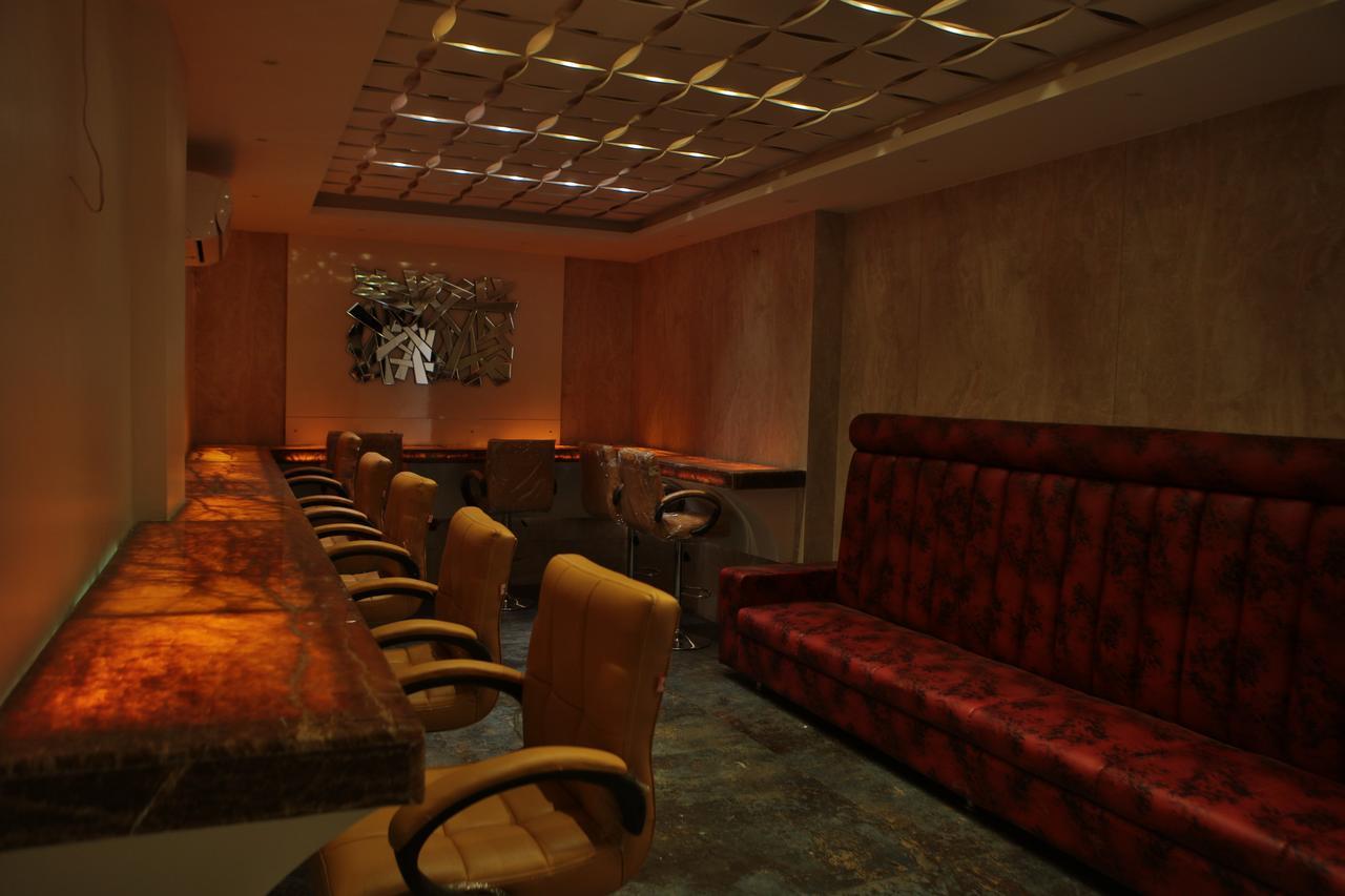 Hotel K P Pride Jālgaon Zewnętrze zdjęcie